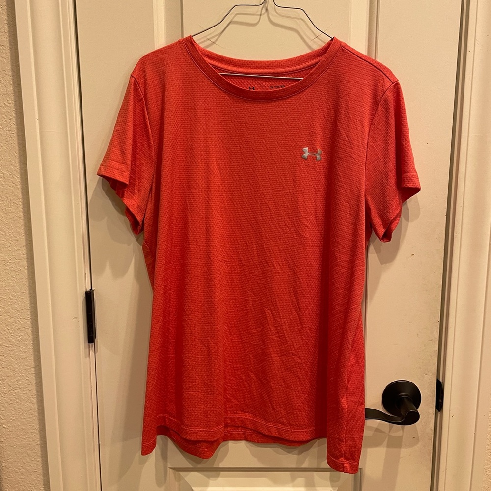 Under Armour top